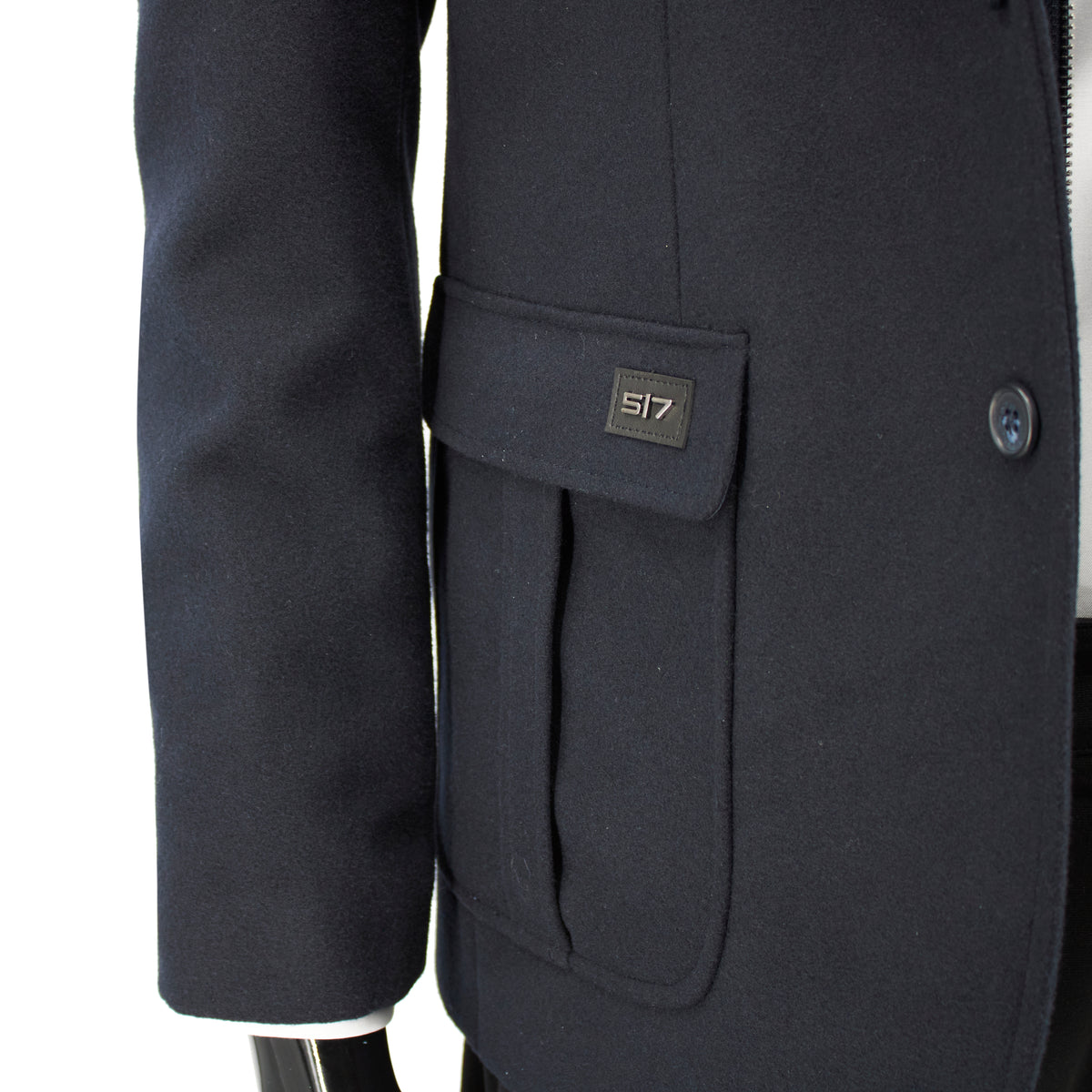 John Peter London Men's Wool Blazer with Quilted Zip-Up Lining in Navy