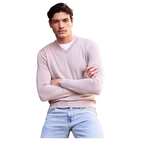 Raffi Classic V-Neck Sweater in 100% Merino Wool   HWC19391 Oat